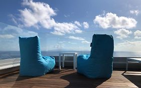 Luxurious Penthouse Suite Direct At Sea